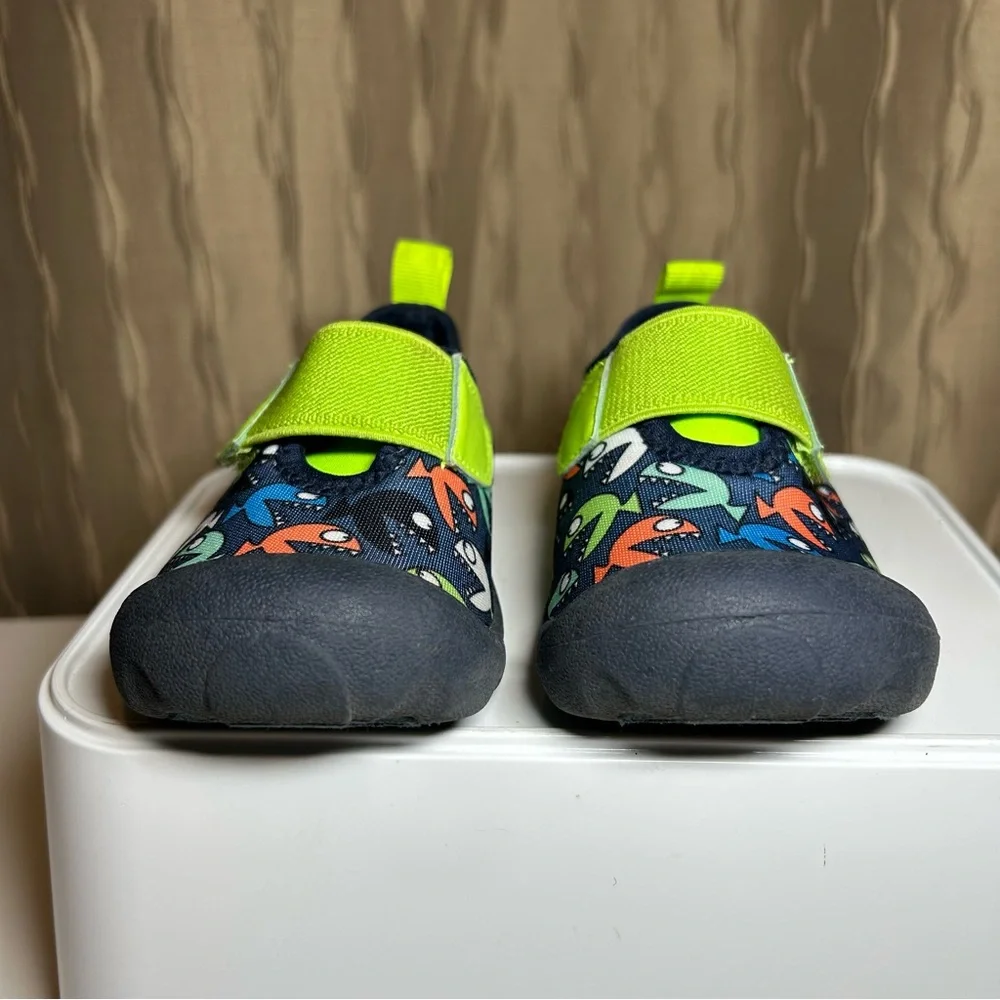 🌺 Newtz Water Shoes Toddler 7/8 Boy Fish Toe Cap Strap (2 of 2)